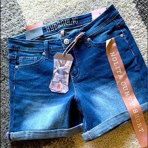 Hydraulic denim shorts